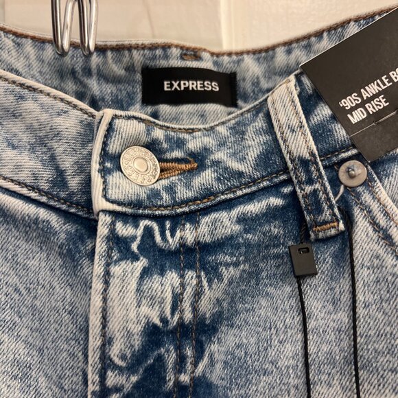 SALE!!!  Mid Rise Medium Wash Ripped 90s Ankle Boot Jeans size 6R - Picture 12 of 12